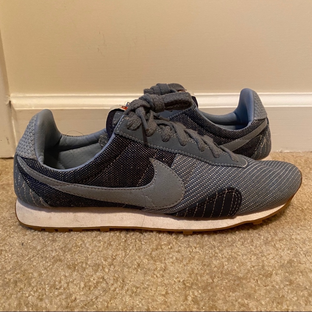 Nike Montreal Womens Racer Vintage Premium